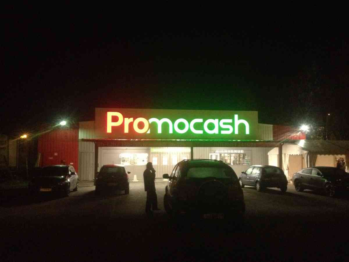Grande surface alimentaire dédiée aux professionnels - Promocash - Dreux (28)
