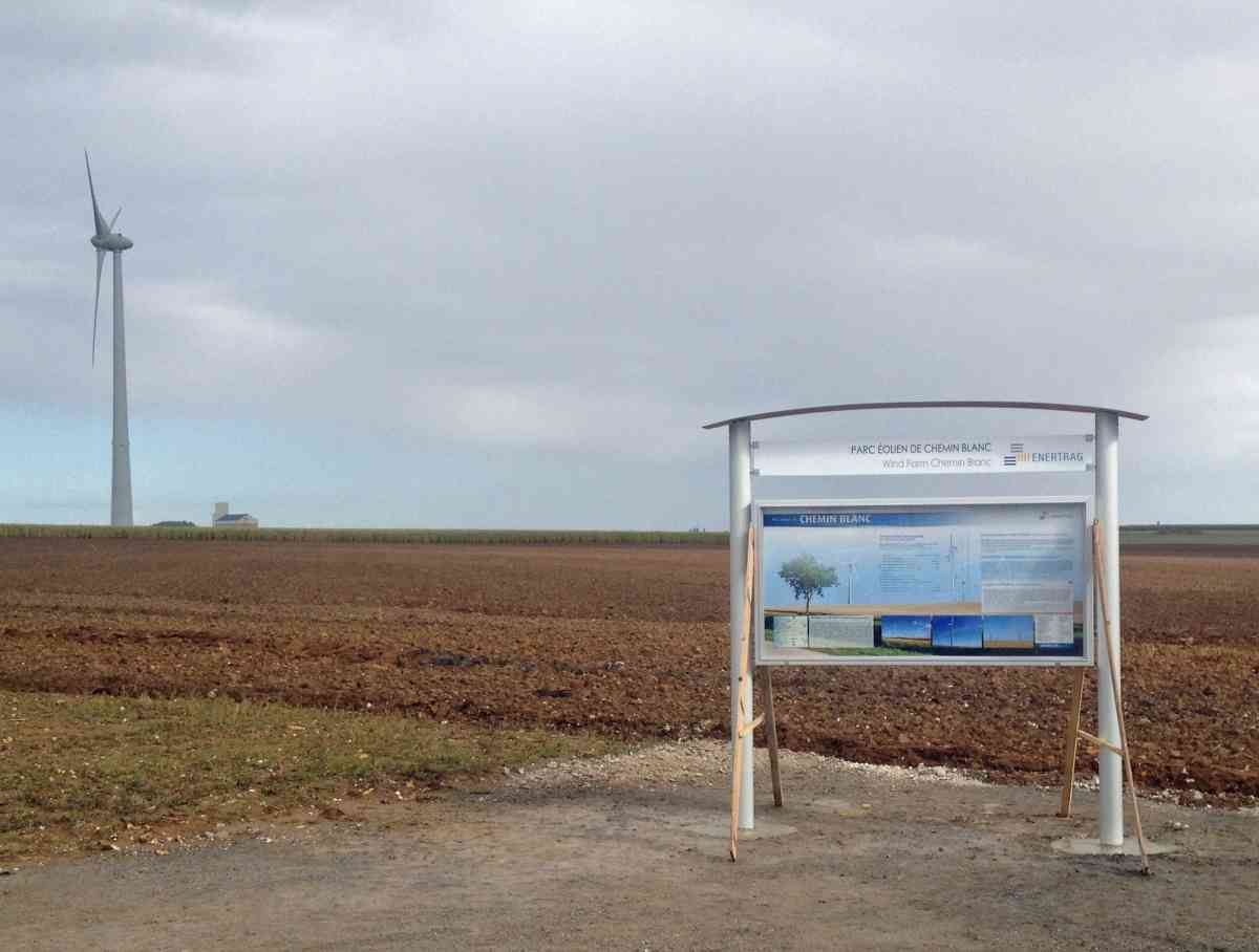 signalétique extérieure d'informations
