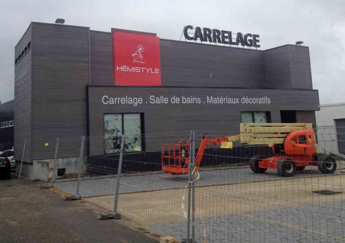 Magasin de revêtement de sols, de murs et de mobilier de salle de bain - Hemistyle - Coignières (78).