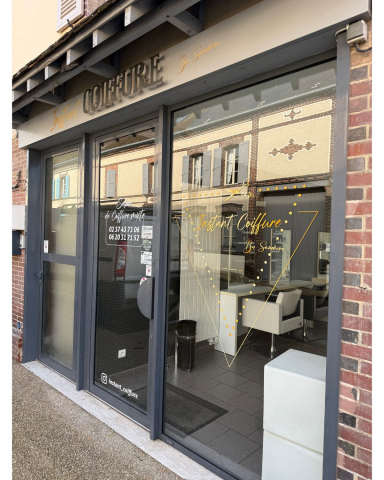 Enseigne et vitrophanie